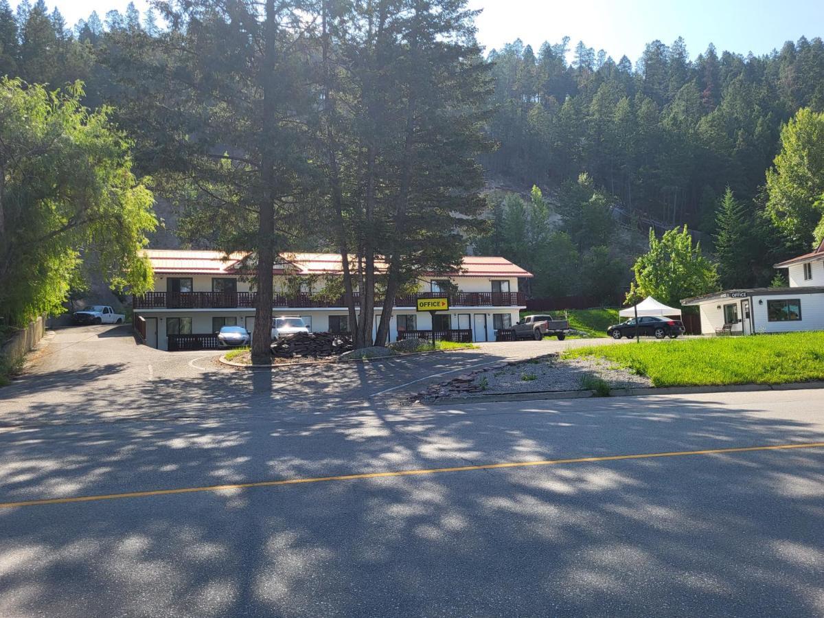 Alpen Motel Radium Hot Springs Eksteriør bilde