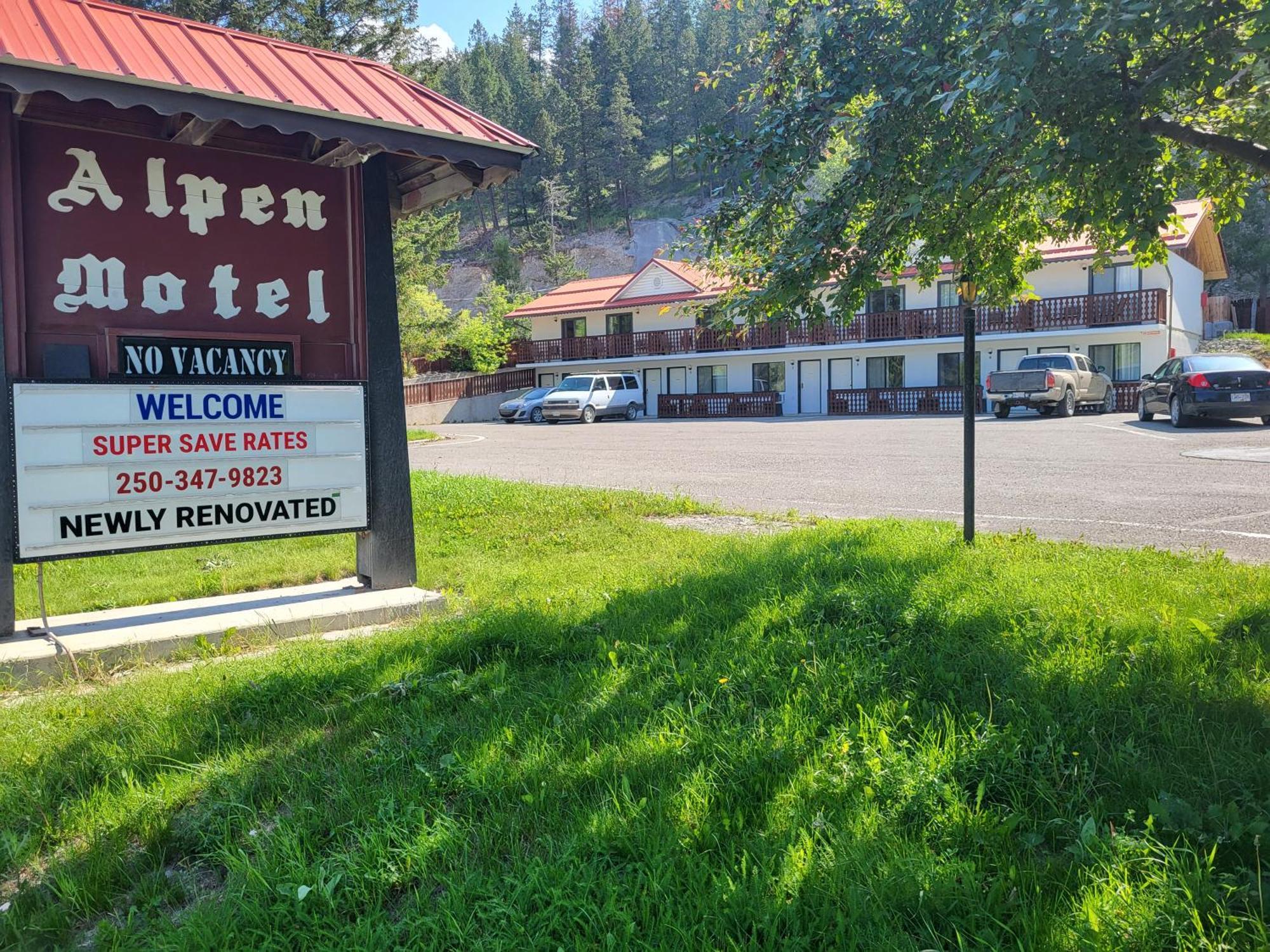 Alpen Motel Radium Hot Springs Eksteriør bilde