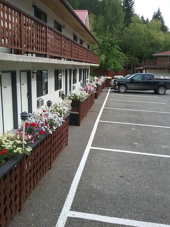 Alpen Motel Radium Hot Springs Eksteriør bilde