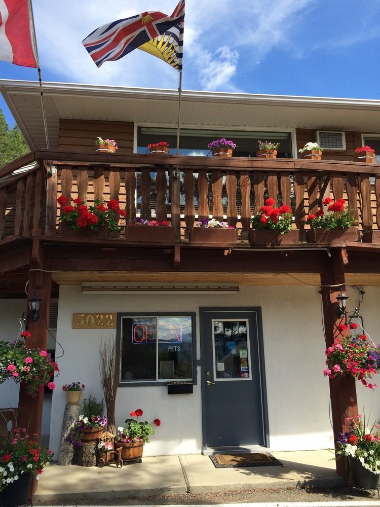 Alpen Motel Radium Hot Springs Eksteriør bilde