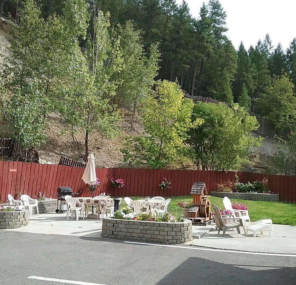 Alpen Motel Radium Hot Springs Eksteriør bilde